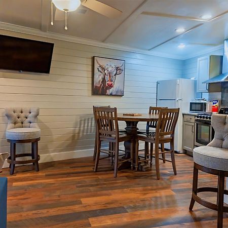 Blue Dolphin Inn And Cottages Grand Isle Esterno foto
