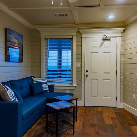 Blue Dolphin Inn And Cottages Grand Isle Esterno foto