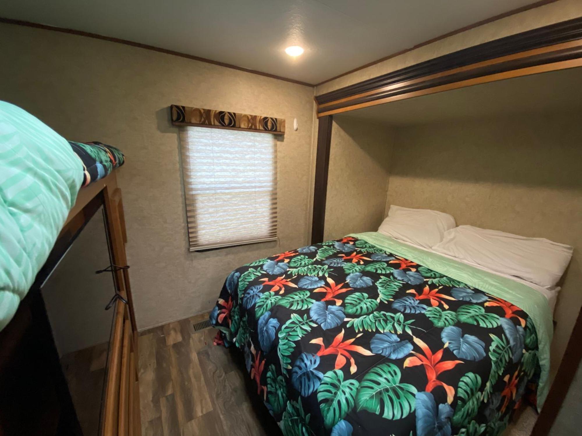 Blue Dolphin Inn And Cottages Grand Isle Esterno foto