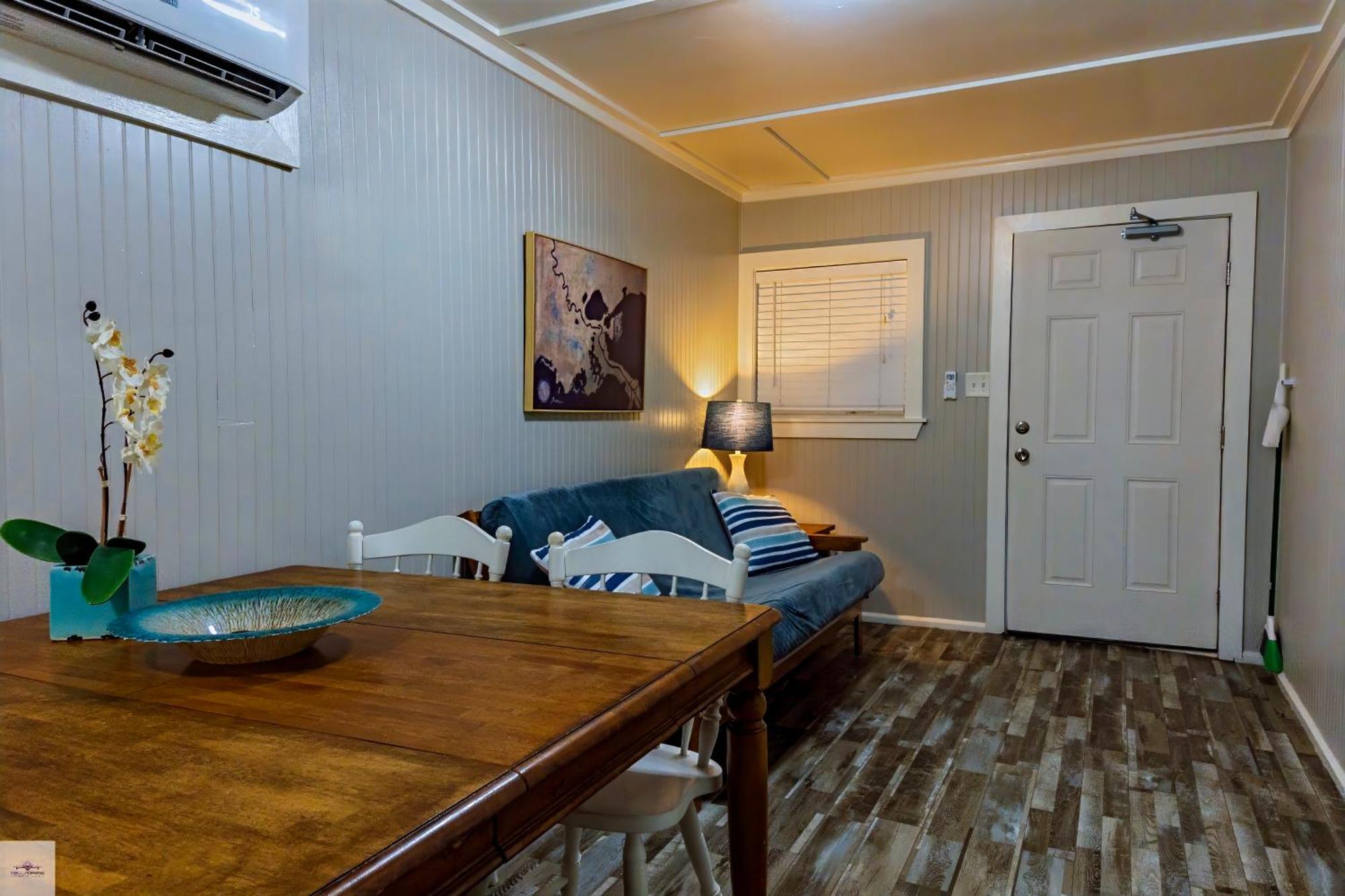 Blue Dolphin Inn And Cottages Grand Isle Esterno foto