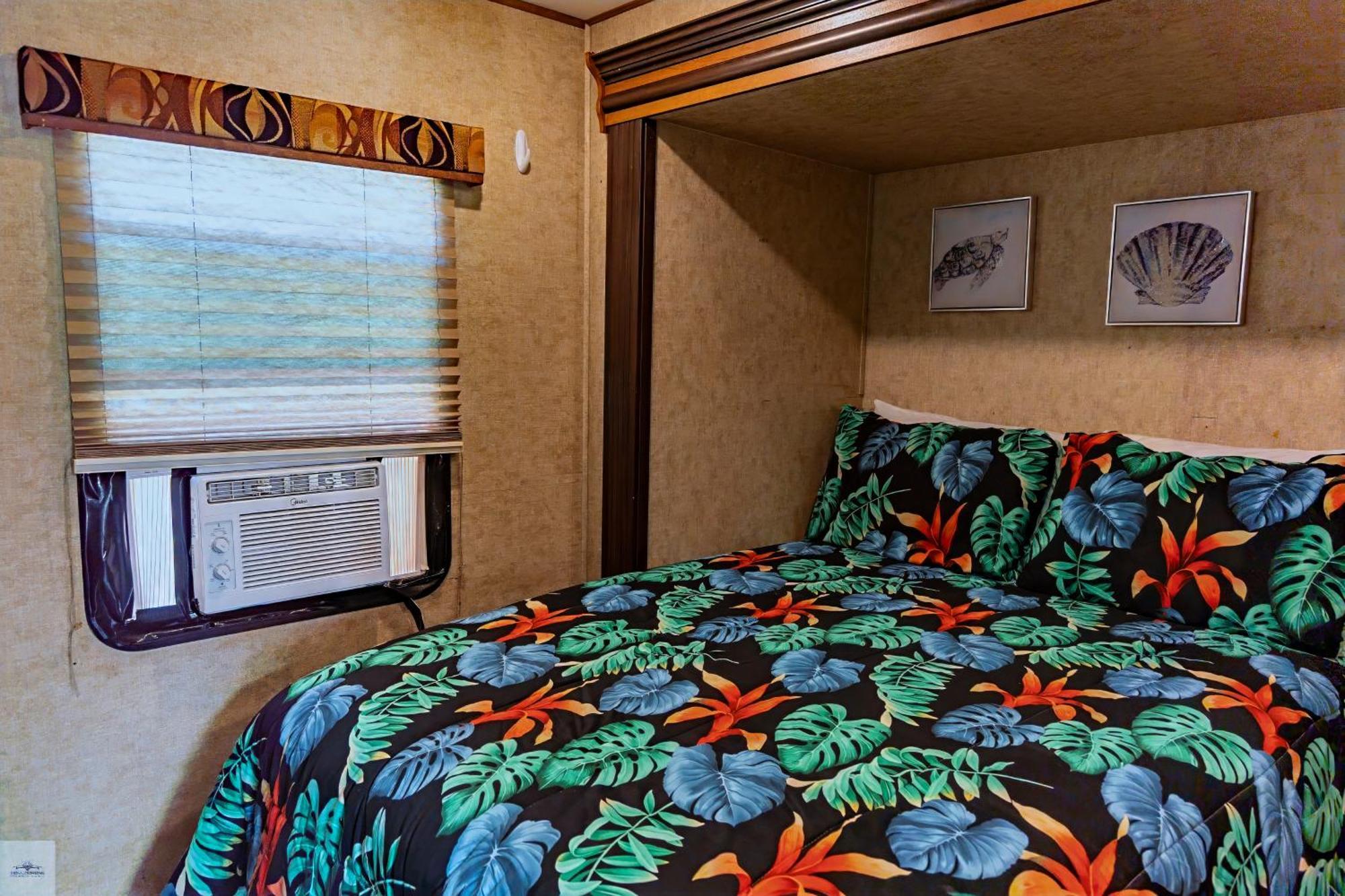 Blue Dolphin Inn And Cottages Grand Isle Esterno foto