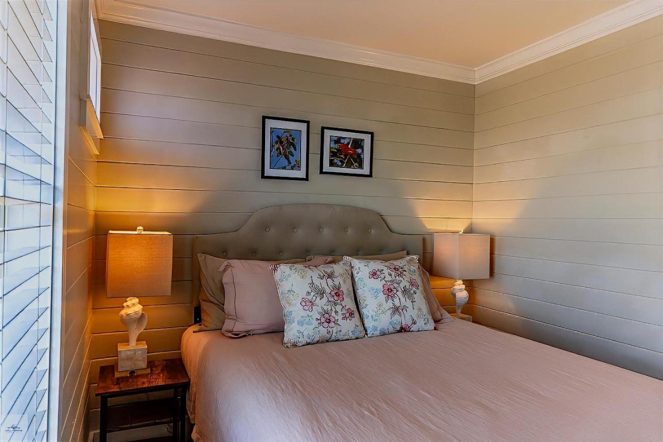 Blue Dolphin Inn And Cottages Grand Isle Esterno foto