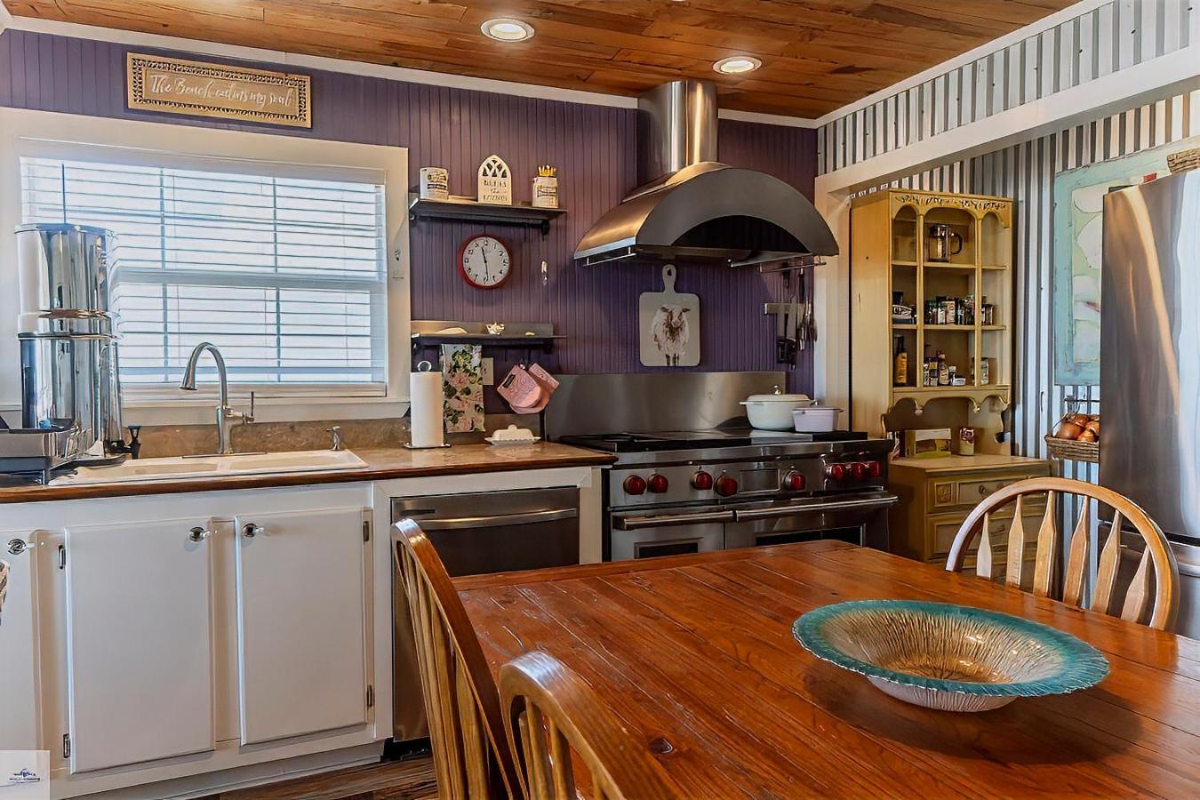 Blue Dolphin Inn And Cottages Grand Isle Esterno foto