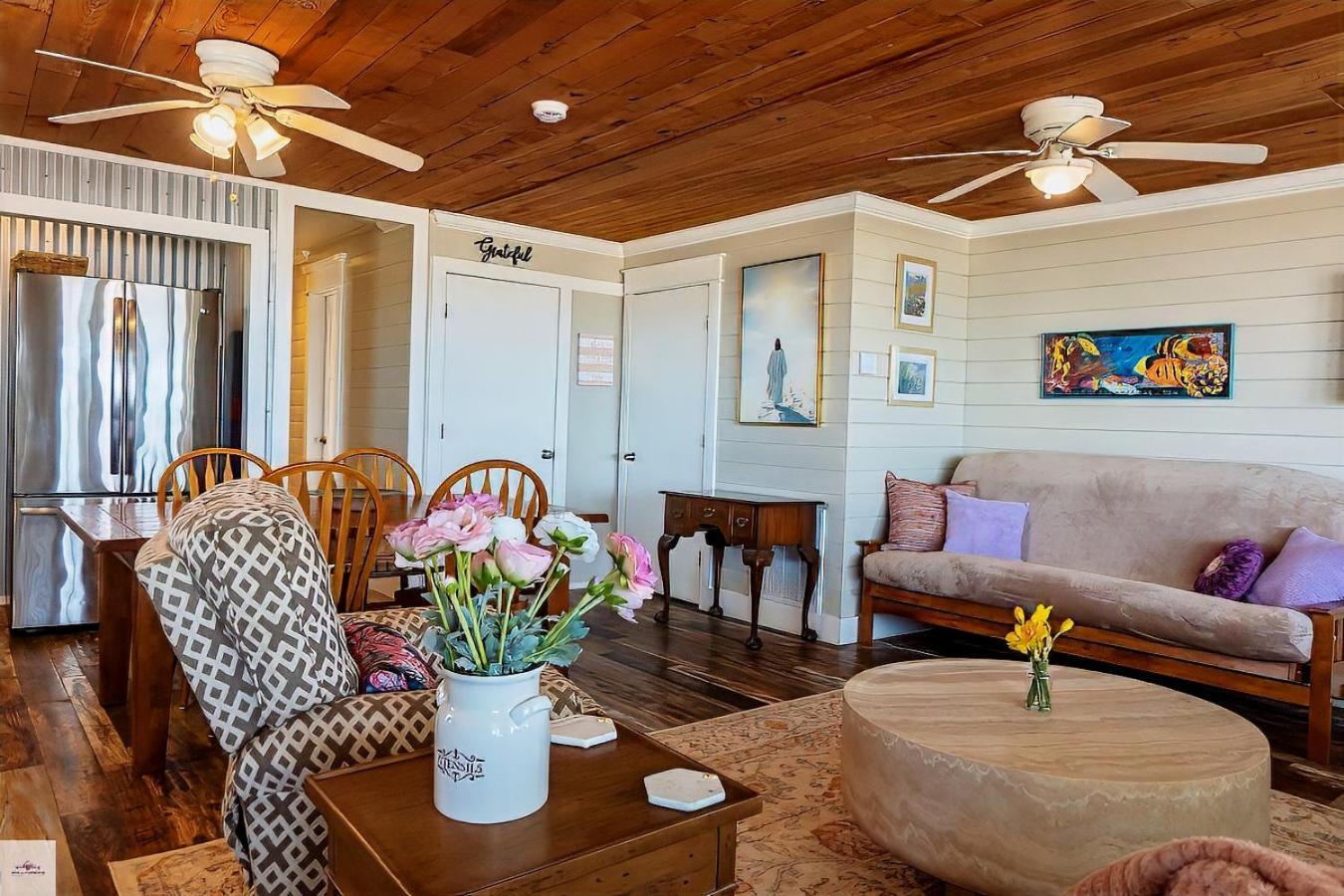 Blue Dolphin Inn And Cottages Grand Isle Esterno foto